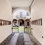 Kindness Art Historic Center 110sqm Private Parking Апартаменты *
