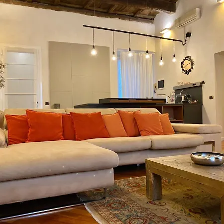 Apartment Kindness Art In Historic Center Arona