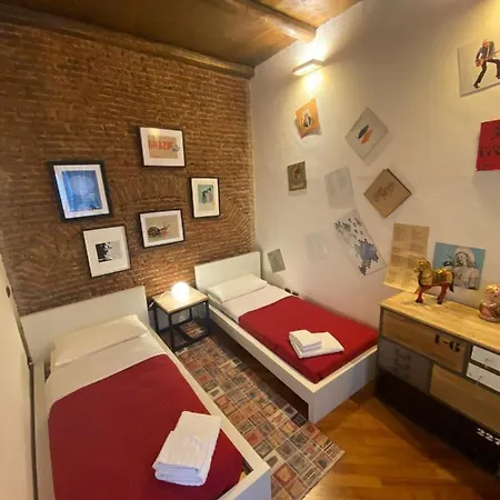 Apartment Kindness Art In Historic Center Arona