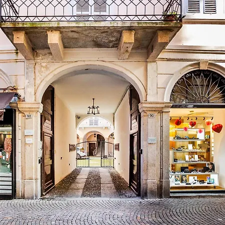 Kindness Art Historic Center 110sqm Private Parking Apartman Arona