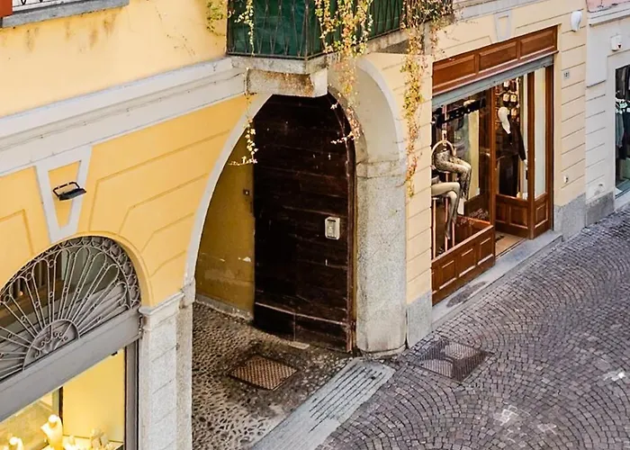公寓 Kindness Art Historic Center 110sqm Private Parking 阿罗纳